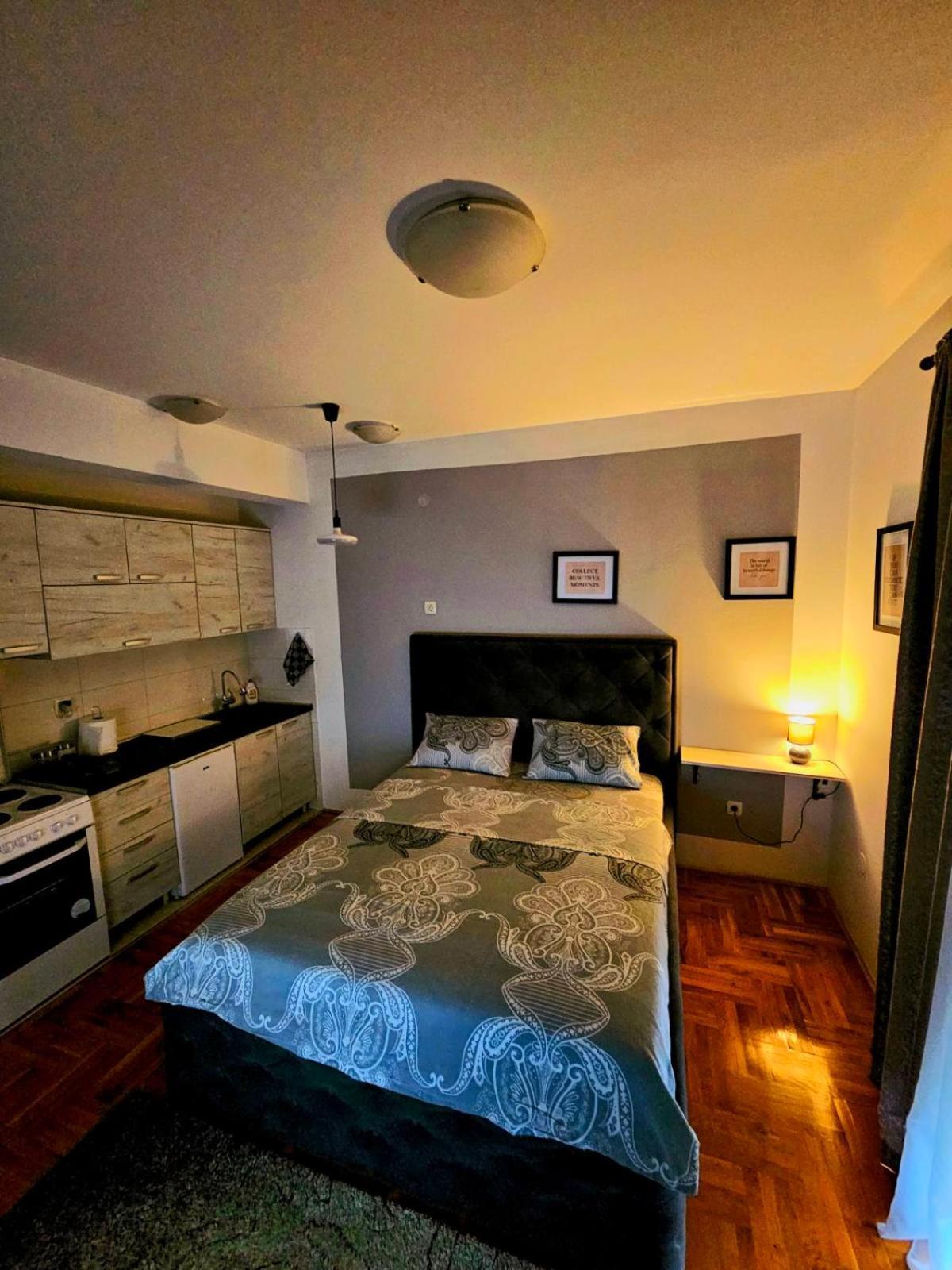 פודגוריצה Studio Place 8 מראה חיצוני תמונה